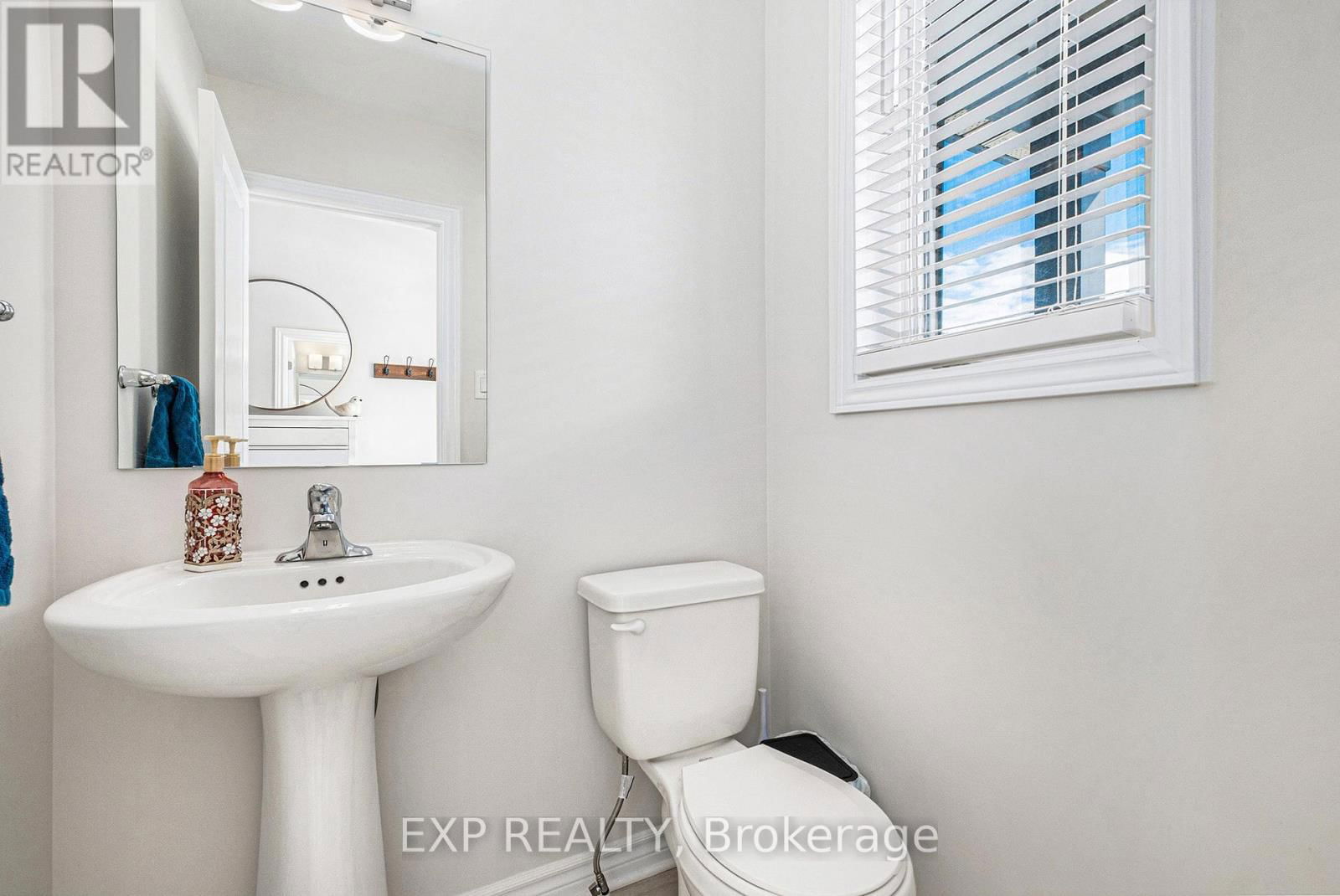 617 FISHER STREET Image 14
