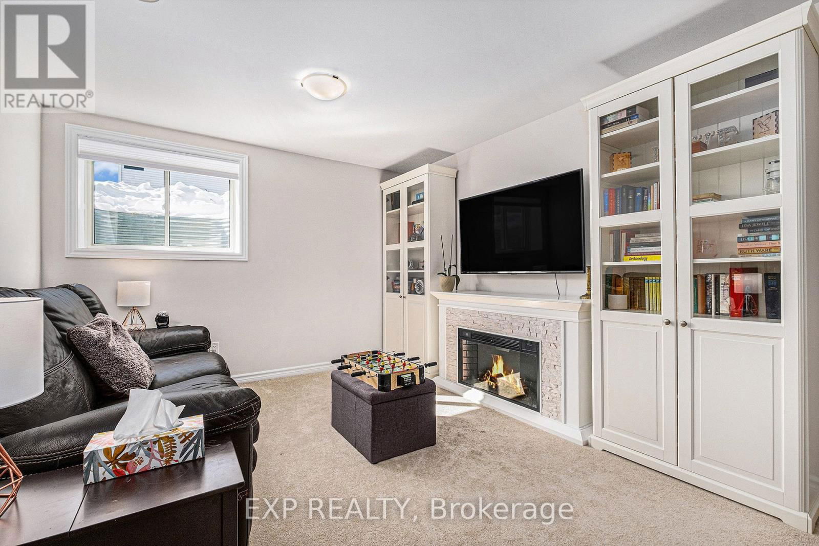617 FISHER STREET Image 17