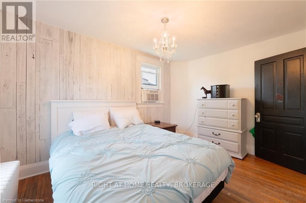 129 FOREST AVENUE Image 14