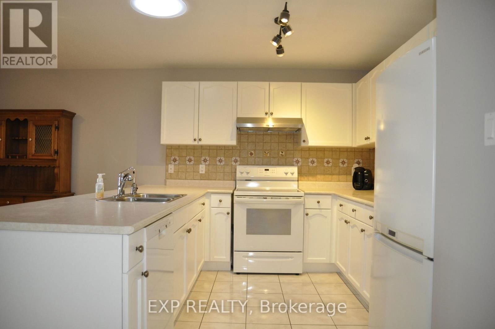 34 BALSAM TRAIL Image 6