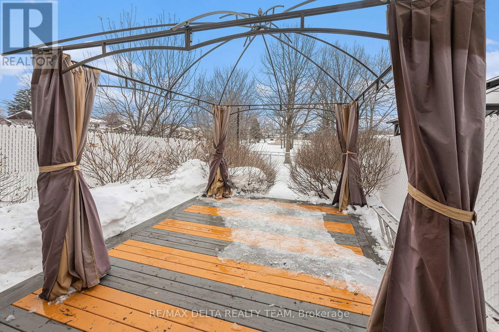 2581 RAYMOND STREET SOUTH Image 16