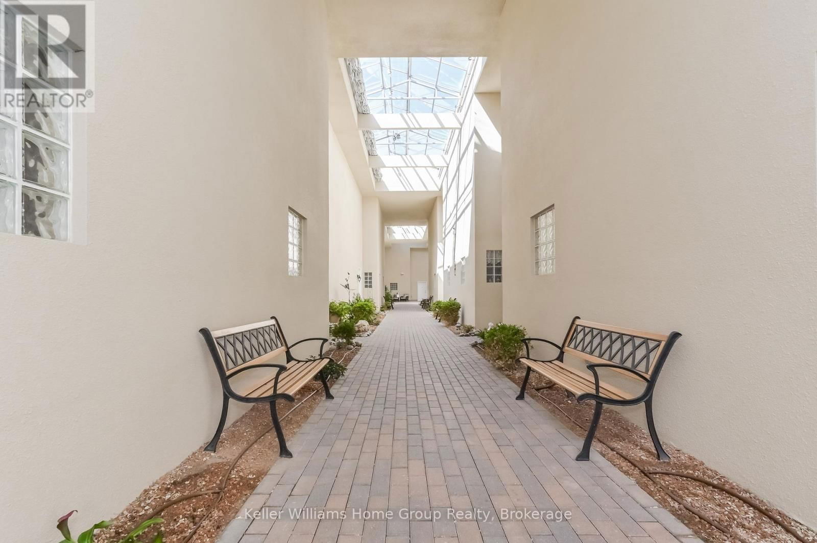 120 - 760 WOODHILL DRIVE Image 32