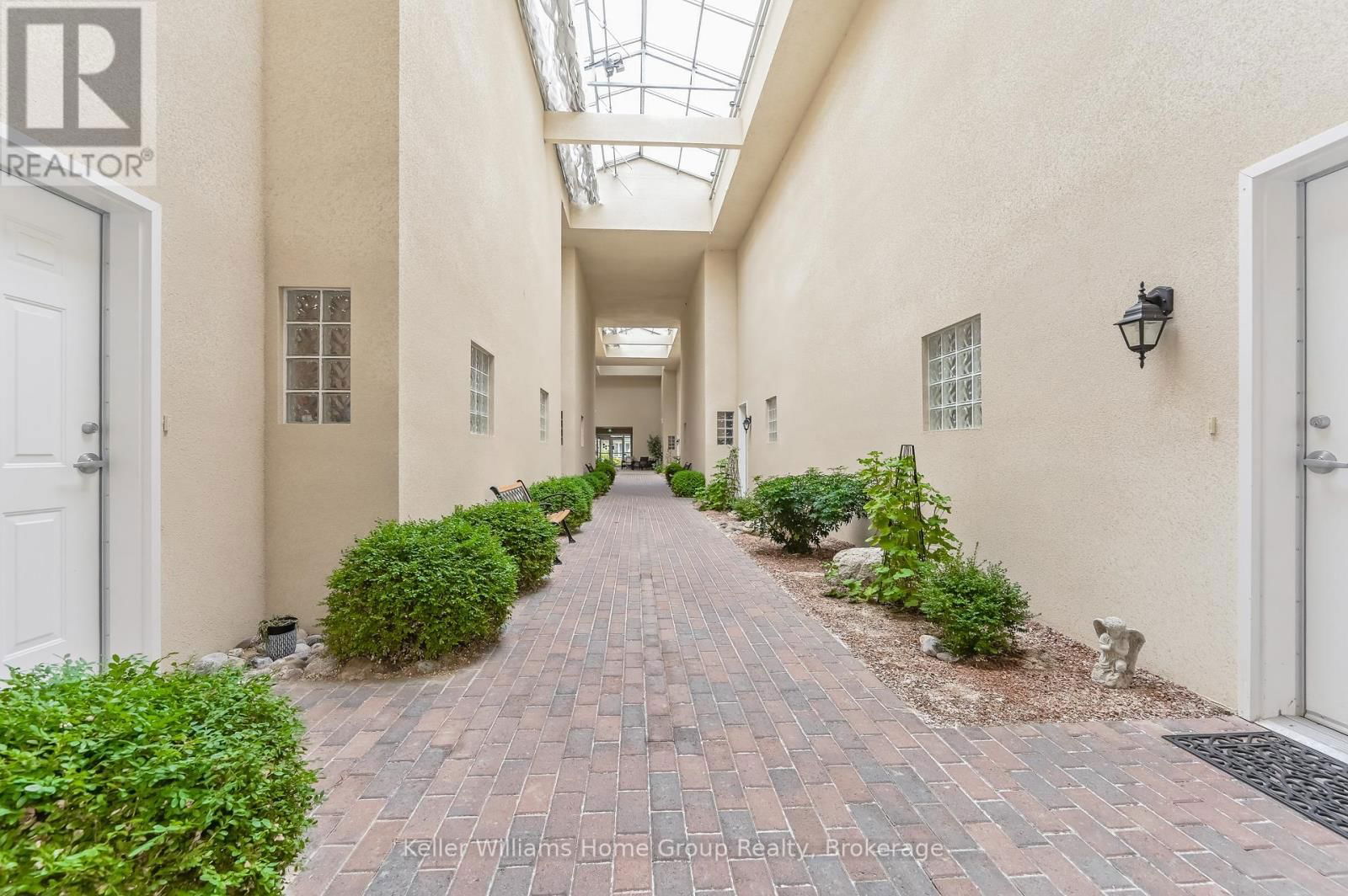 120 - 760 WOODHILL DRIVE Image 34