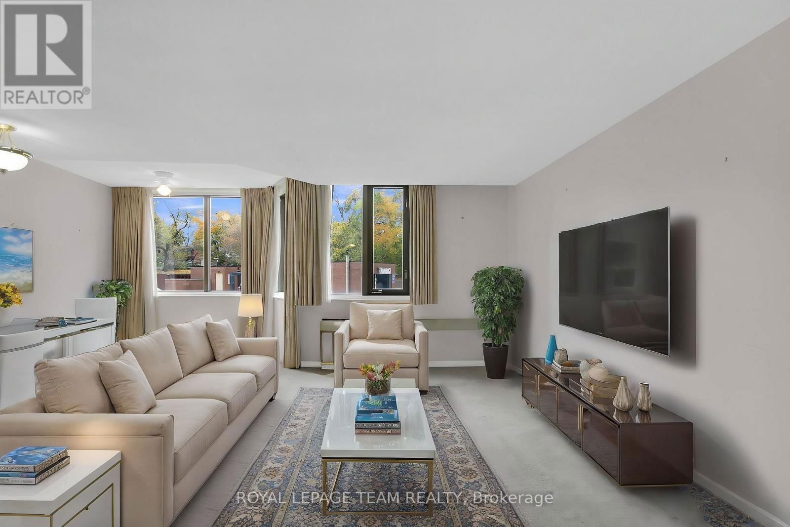 301 - 2871 RICHMOND ROAD Image 12