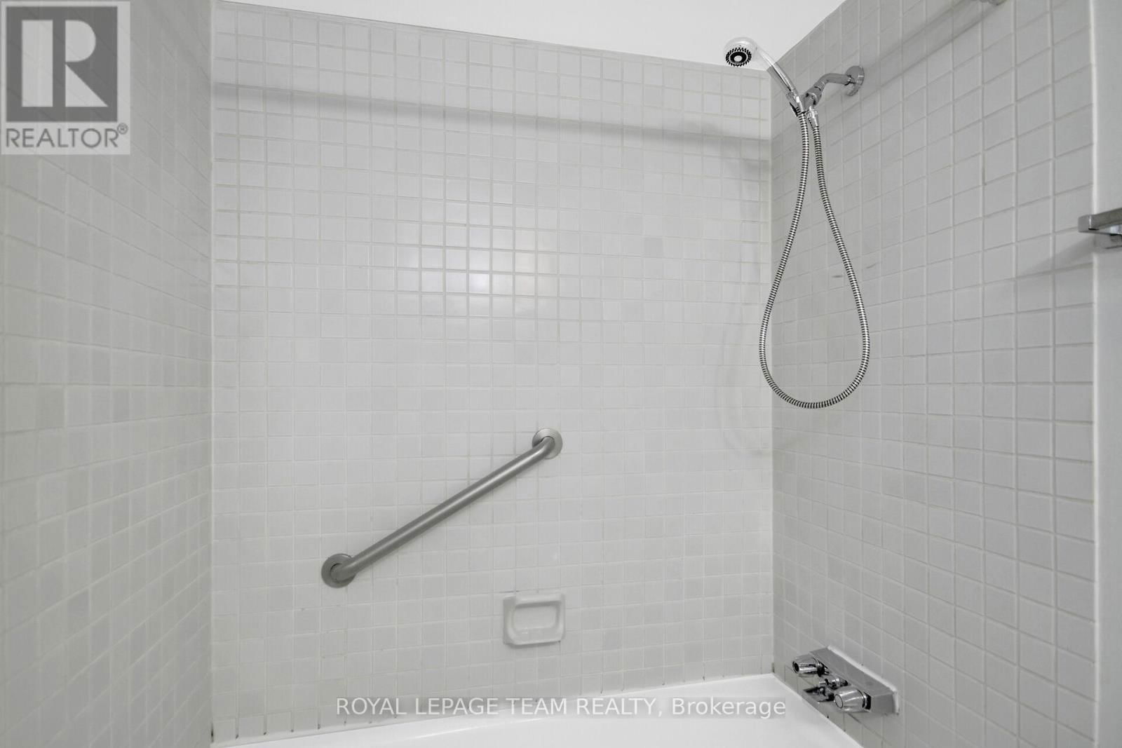 301 - 2871 RICHMOND ROAD Image 17