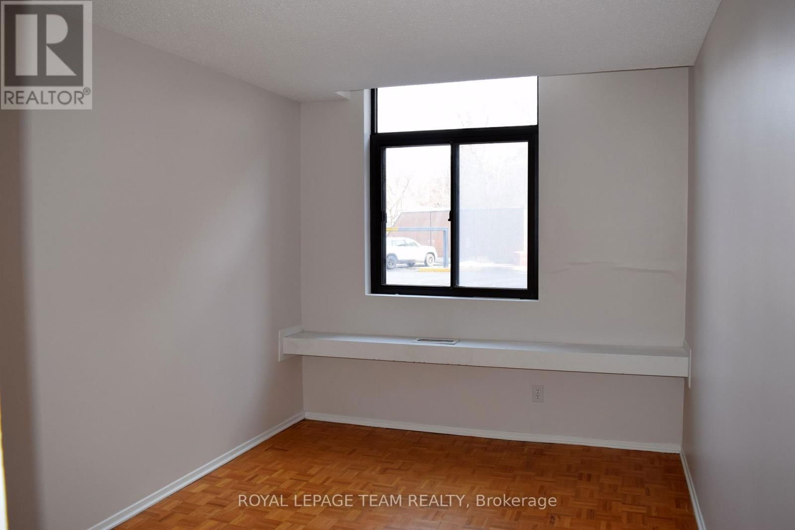 301 - 2871 RICHMOND ROAD Image 19