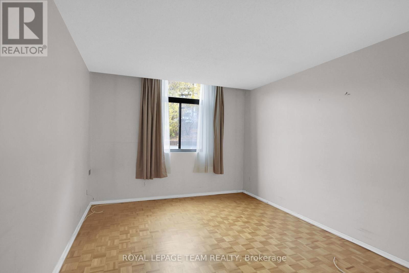 301 - 2871 RICHMOND ROAD Image 21