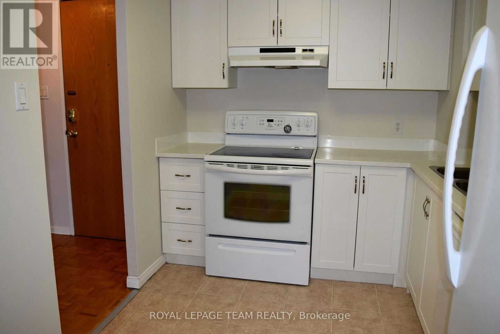 301 - 2871 RICHMOND ROAD Image 6