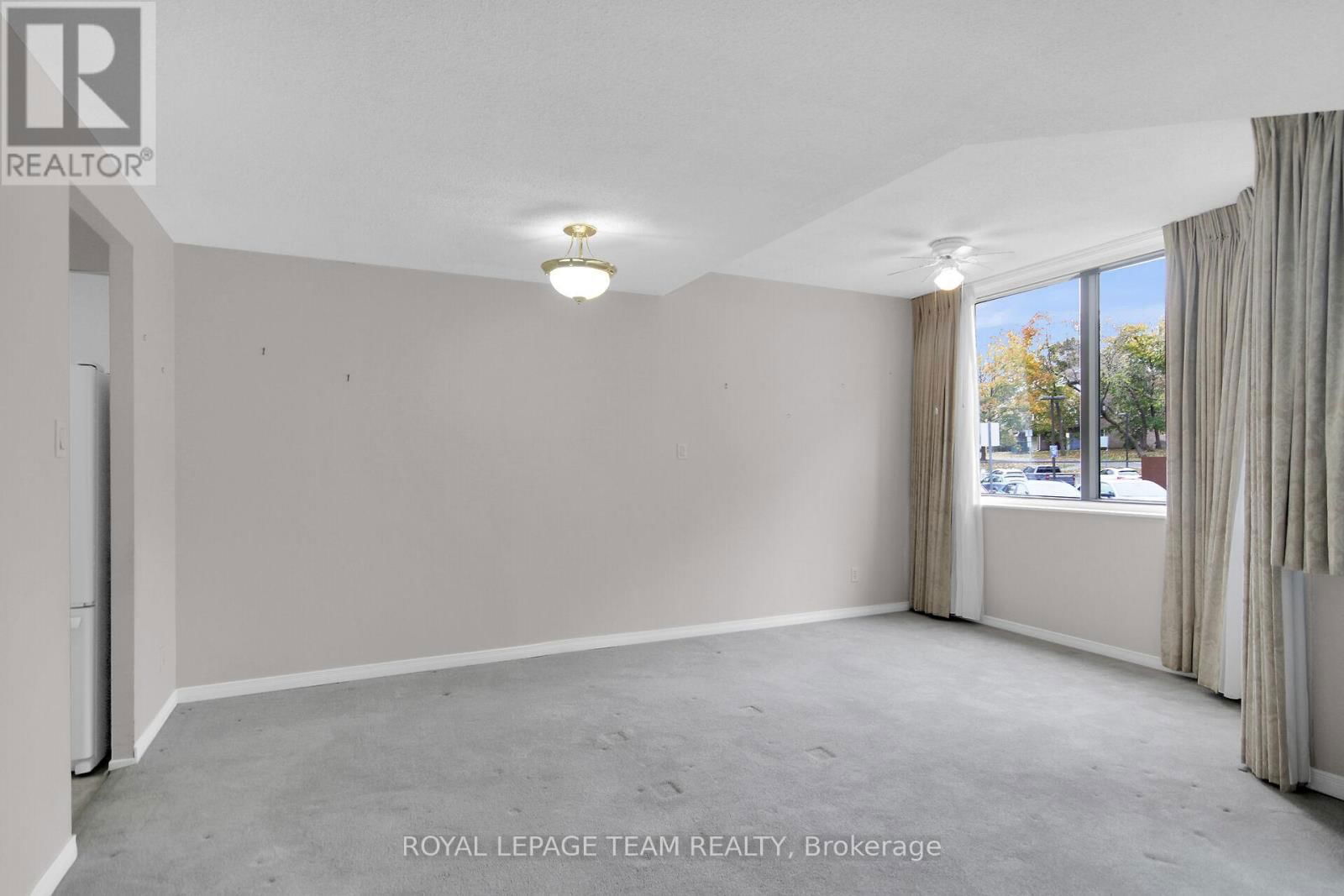 301 - 2871 RICHMOND ROAD Image 9