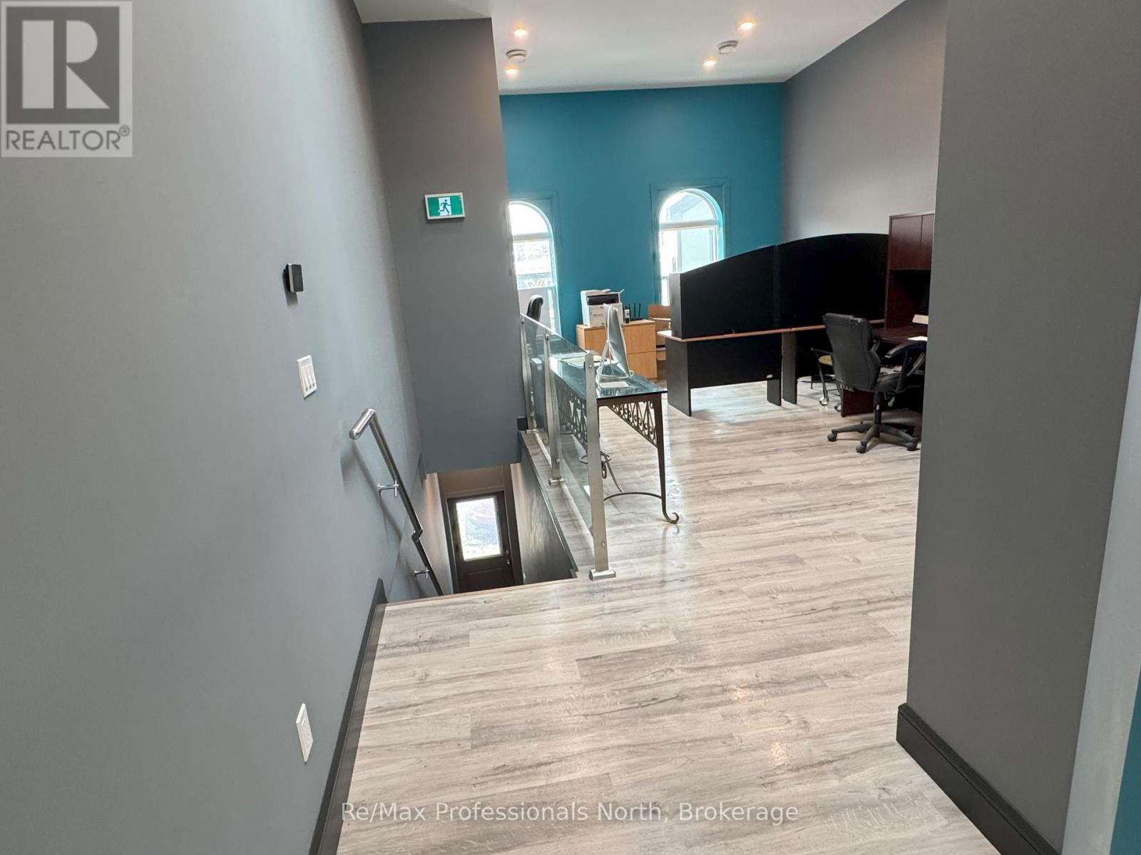 A - 8 MANITOBA STREET Image 11