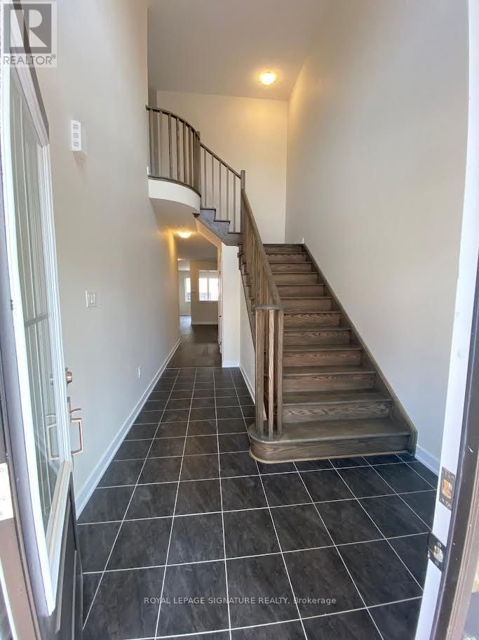 33 DOWNRIVER DRIVE Image 4