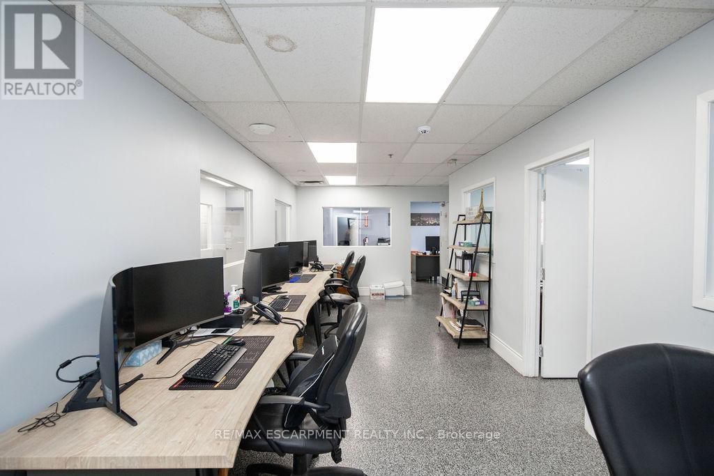 42 NIAGARA STREET Image 11