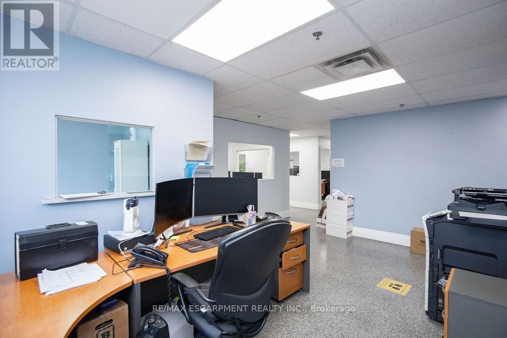 42 NIAGARA STREET Image 18