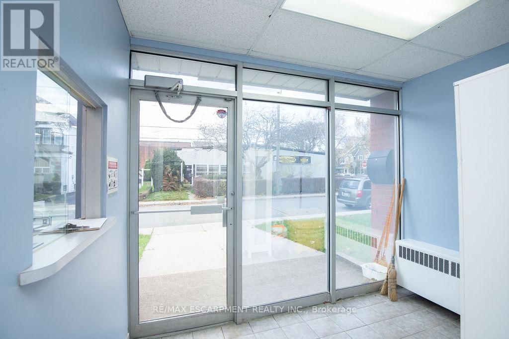 42 NIAGARA STREET Image 19