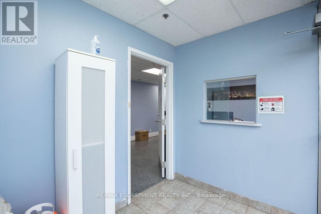 42 NIAGARA STREET Image 20