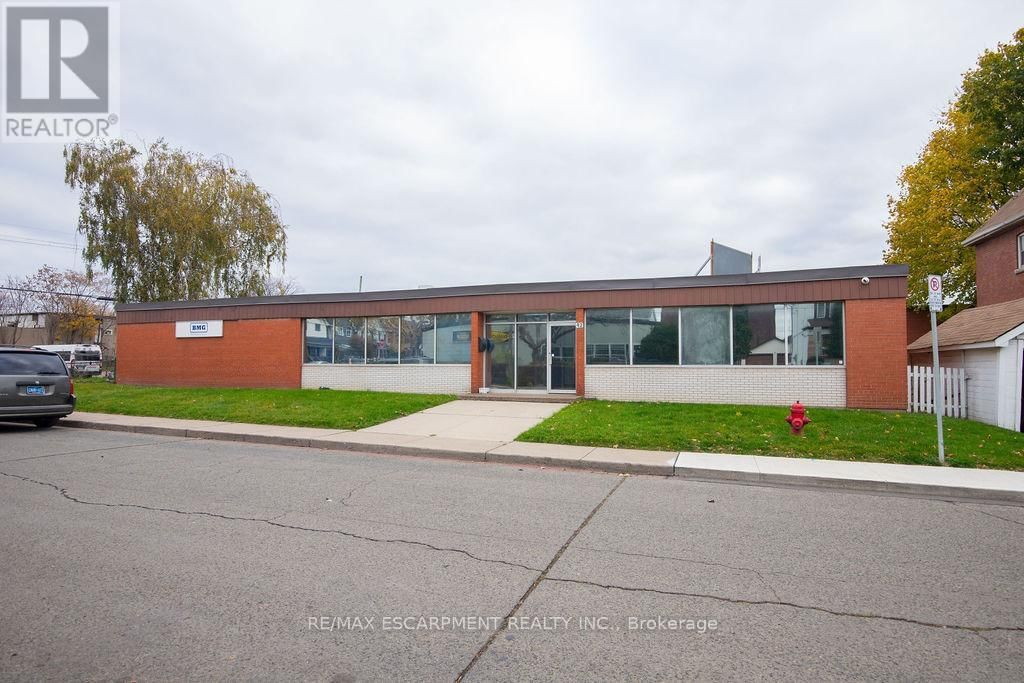 42 NIAGARA STREET Image 3
