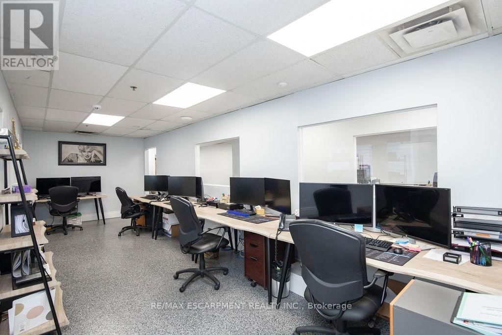 42 NIAGARA STREET Image 9