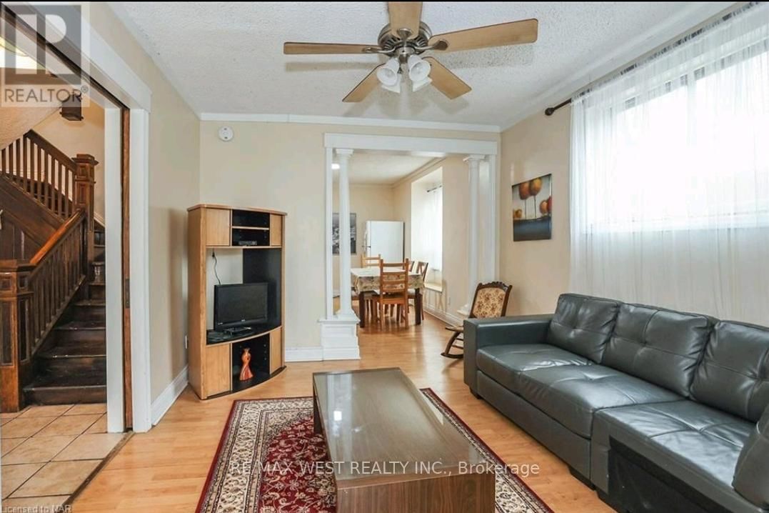 6175 BARKER STREET Image 10