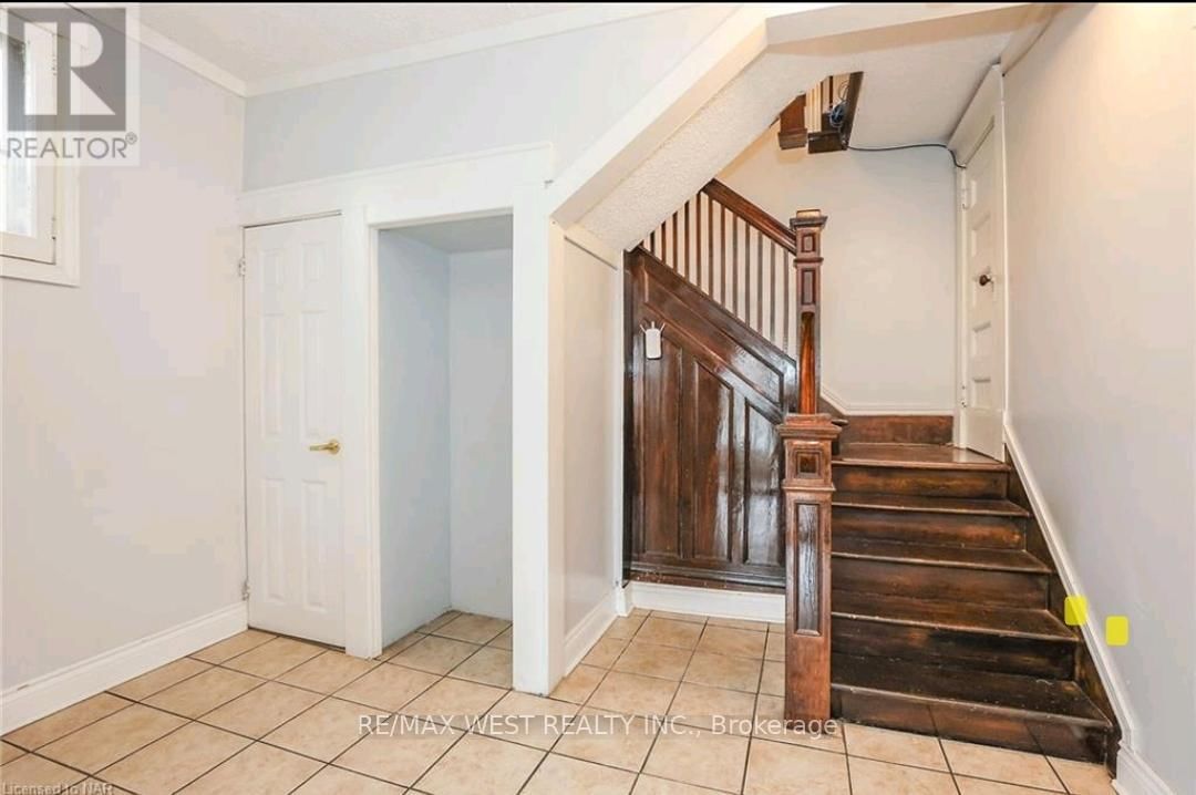6175 BARKER STREET Image 16