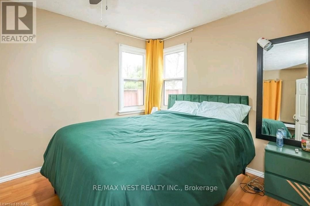 6175 BARKER STREET Image 18