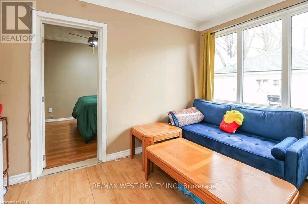 6175 BARKER STREET Image 21