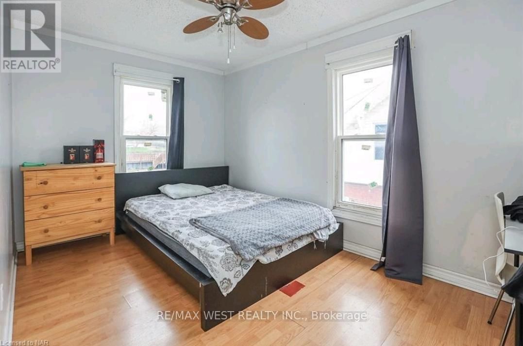 6175 BARKER STREET Image 27