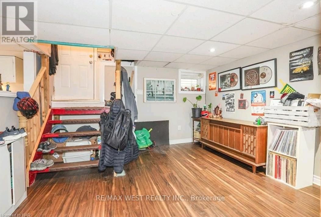 6175 BARKER STREET Image 33