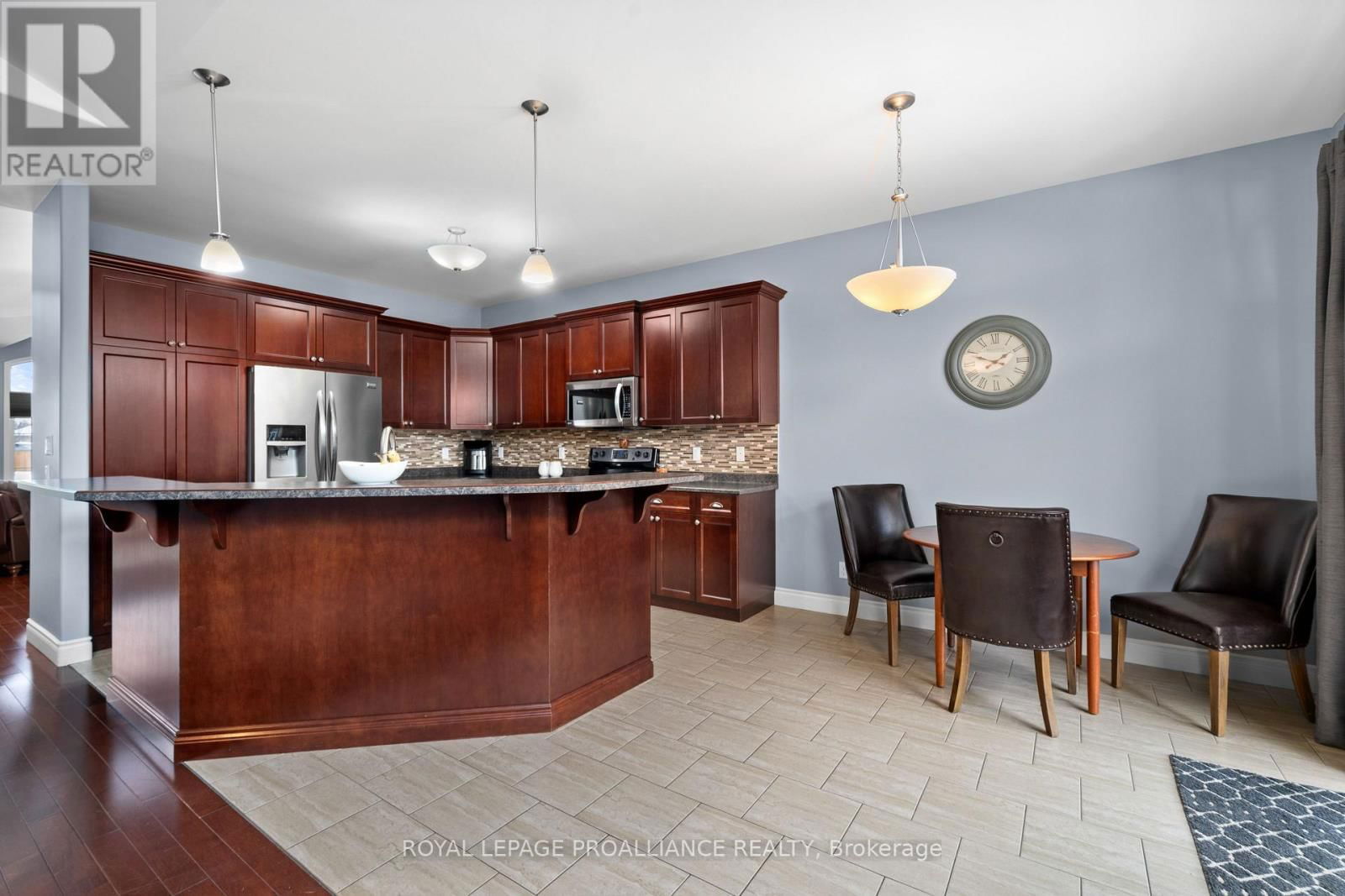 24 HAMPTON RIDGE DRIVE Image 11