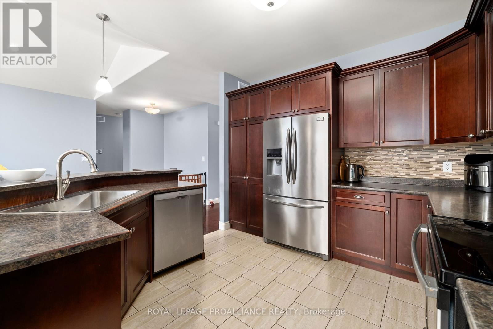 24 HAMPTON RIDGE DRIVE Image 13