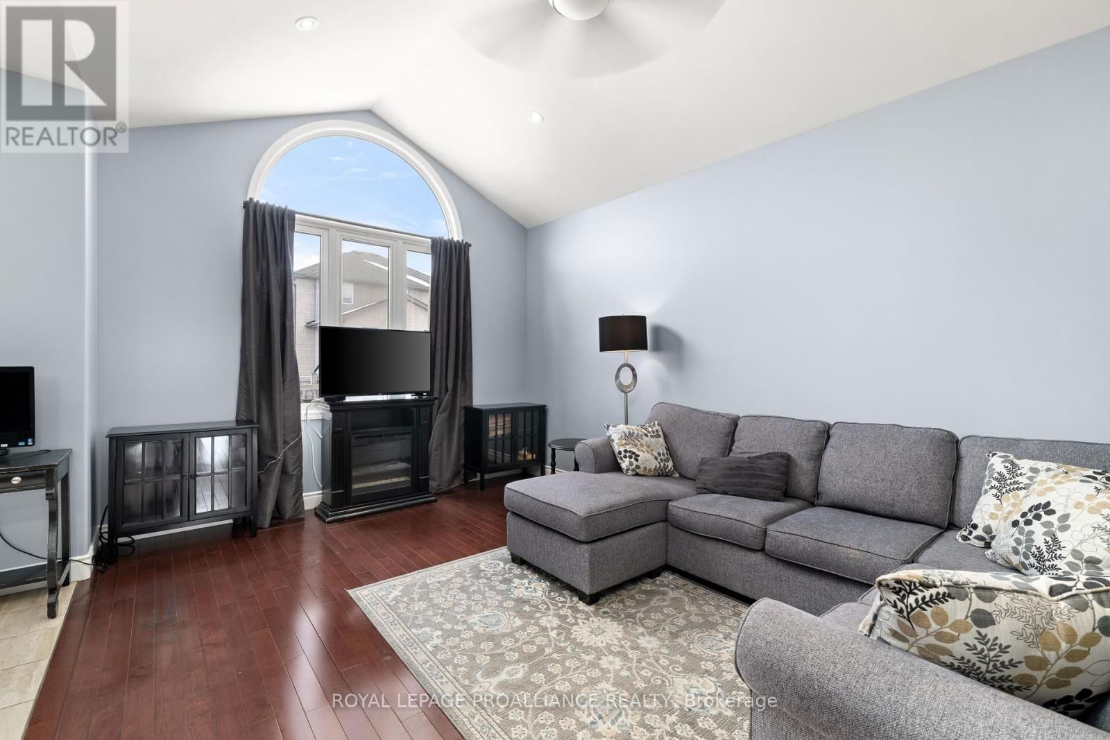 24 HAMPTON RIDGE DRIVE Image 17