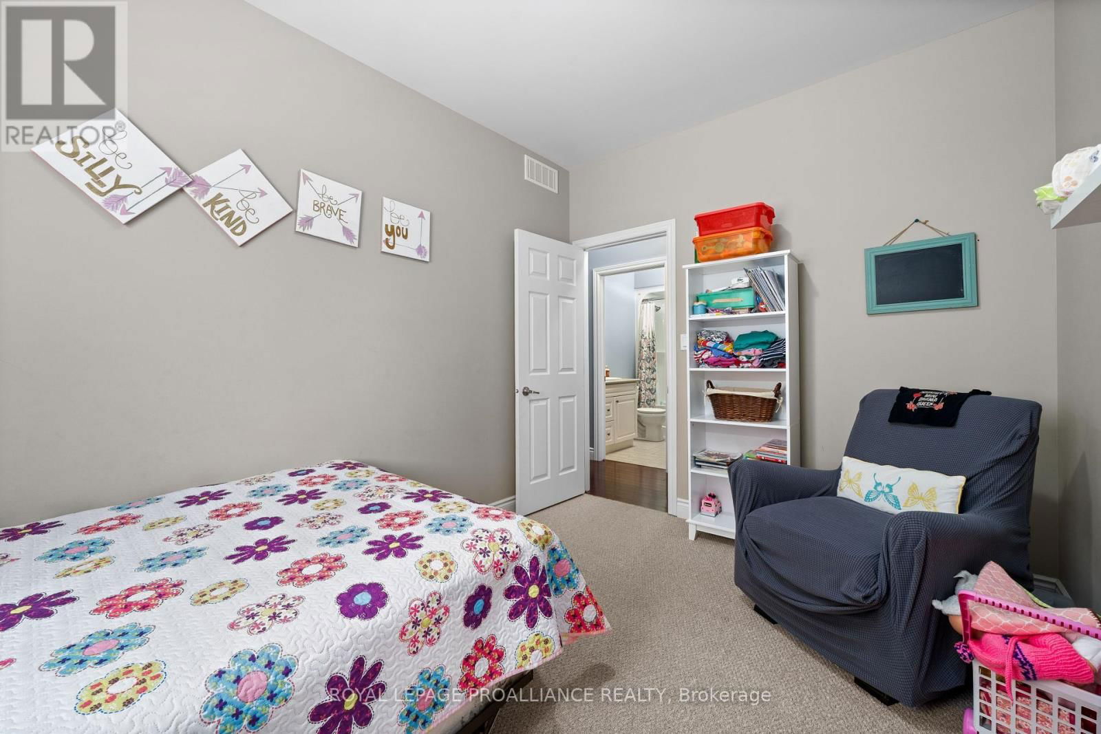 24 HAMPTON RIDGE DRIVE Image 22