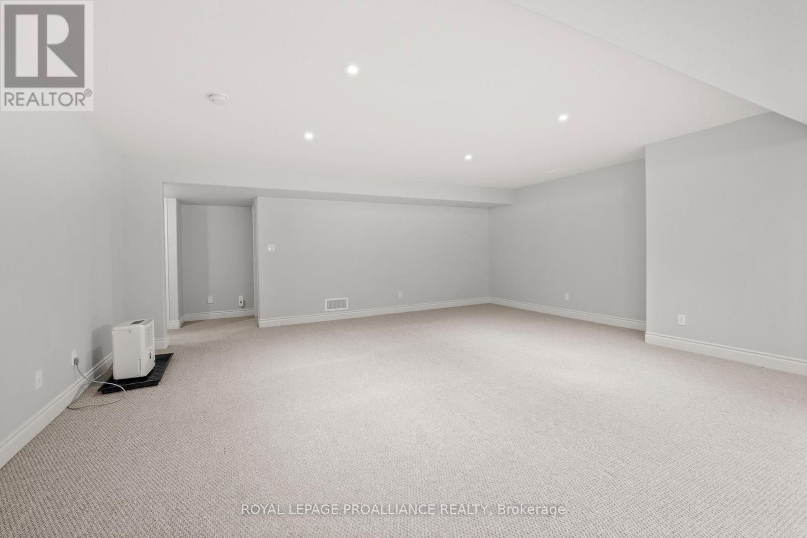 24 HAMPTON RIDGE DRIVE Image 28