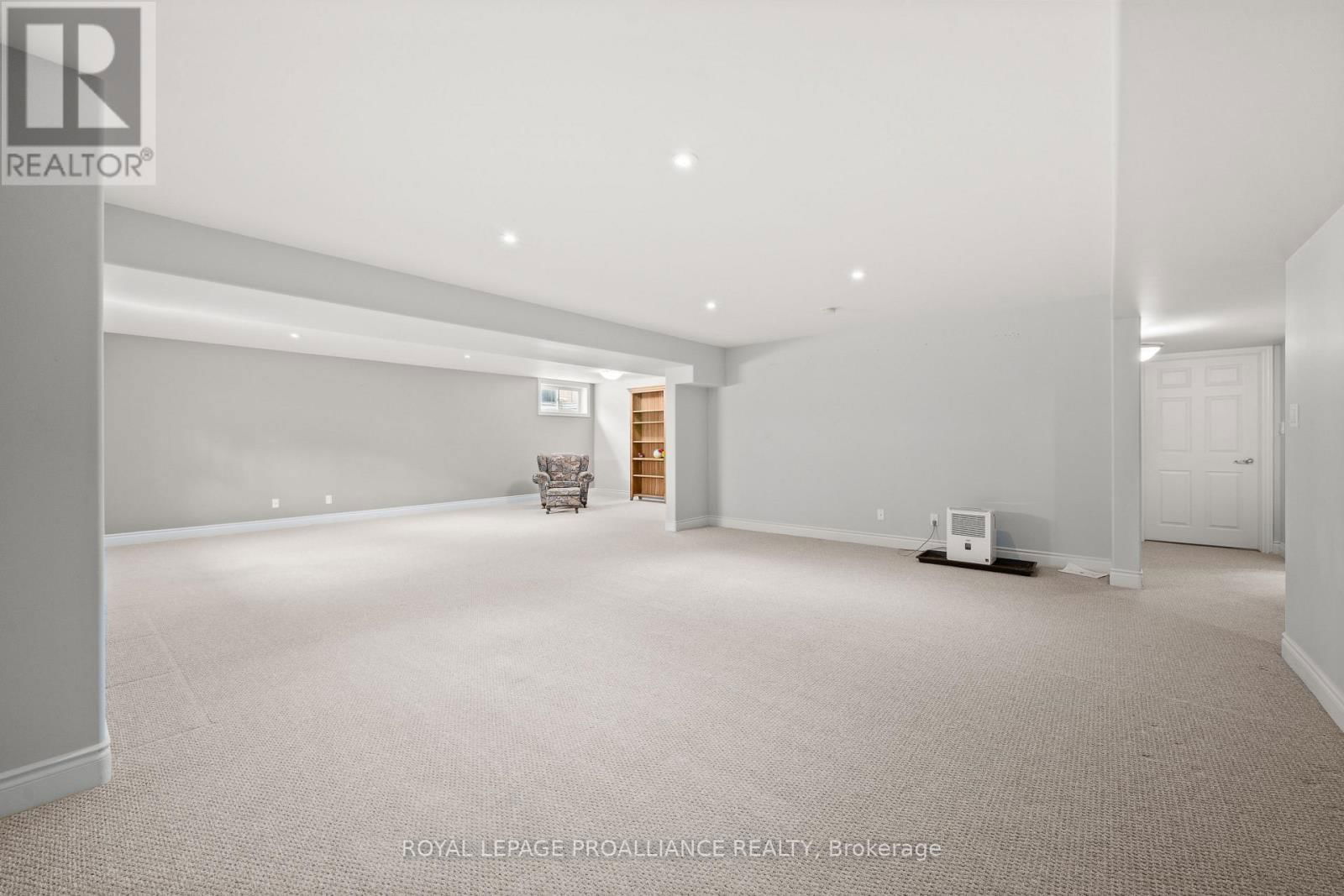 24 HAMPTON RIDGE DRIVE Image 29