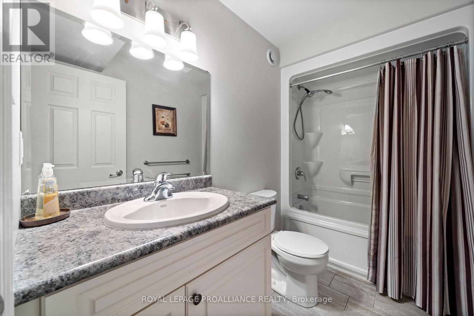 24 HAMPTON RIDGE DRIVE Image 32