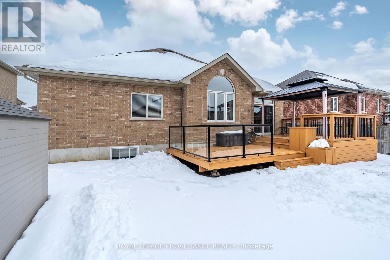 24 HAMPTON RIDGE DRIVE Image 36