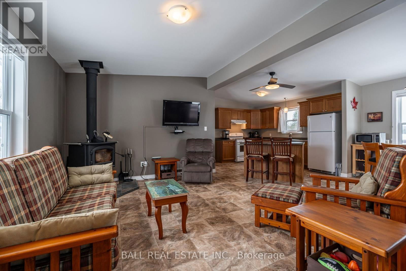 35 ELDER STREET Image 16