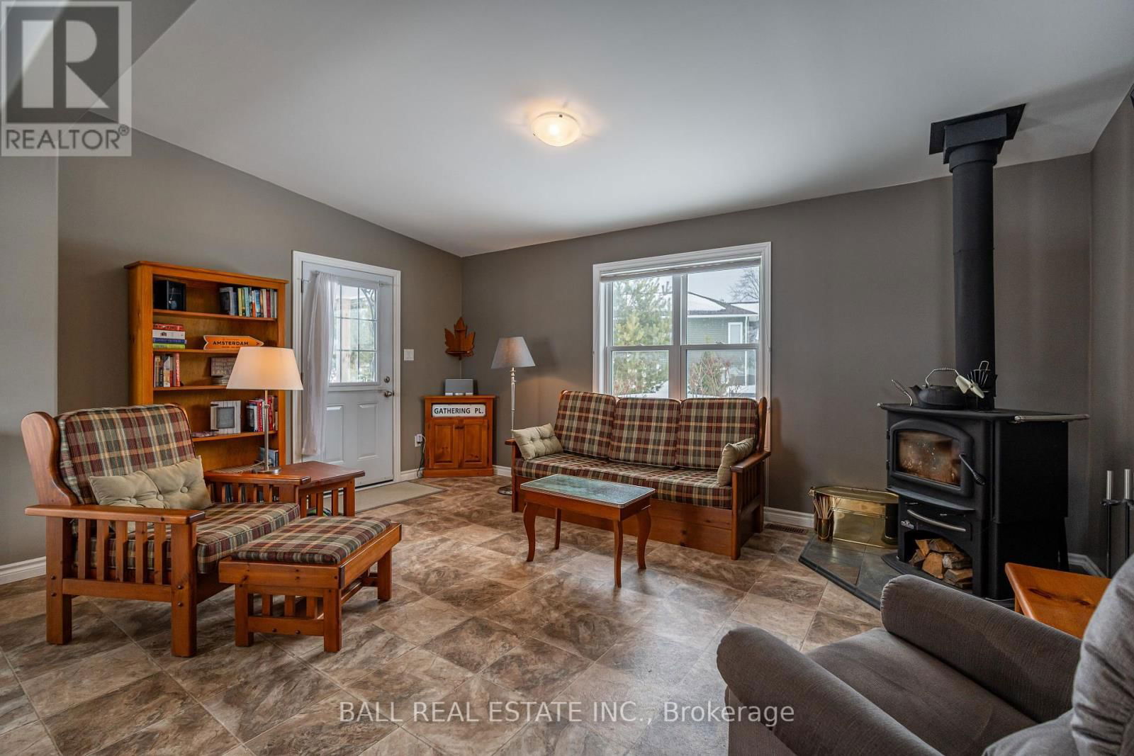 35 ELDER STREET Image 17