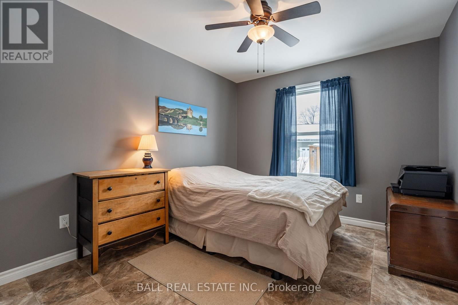 35 ELDER STREET Image 21