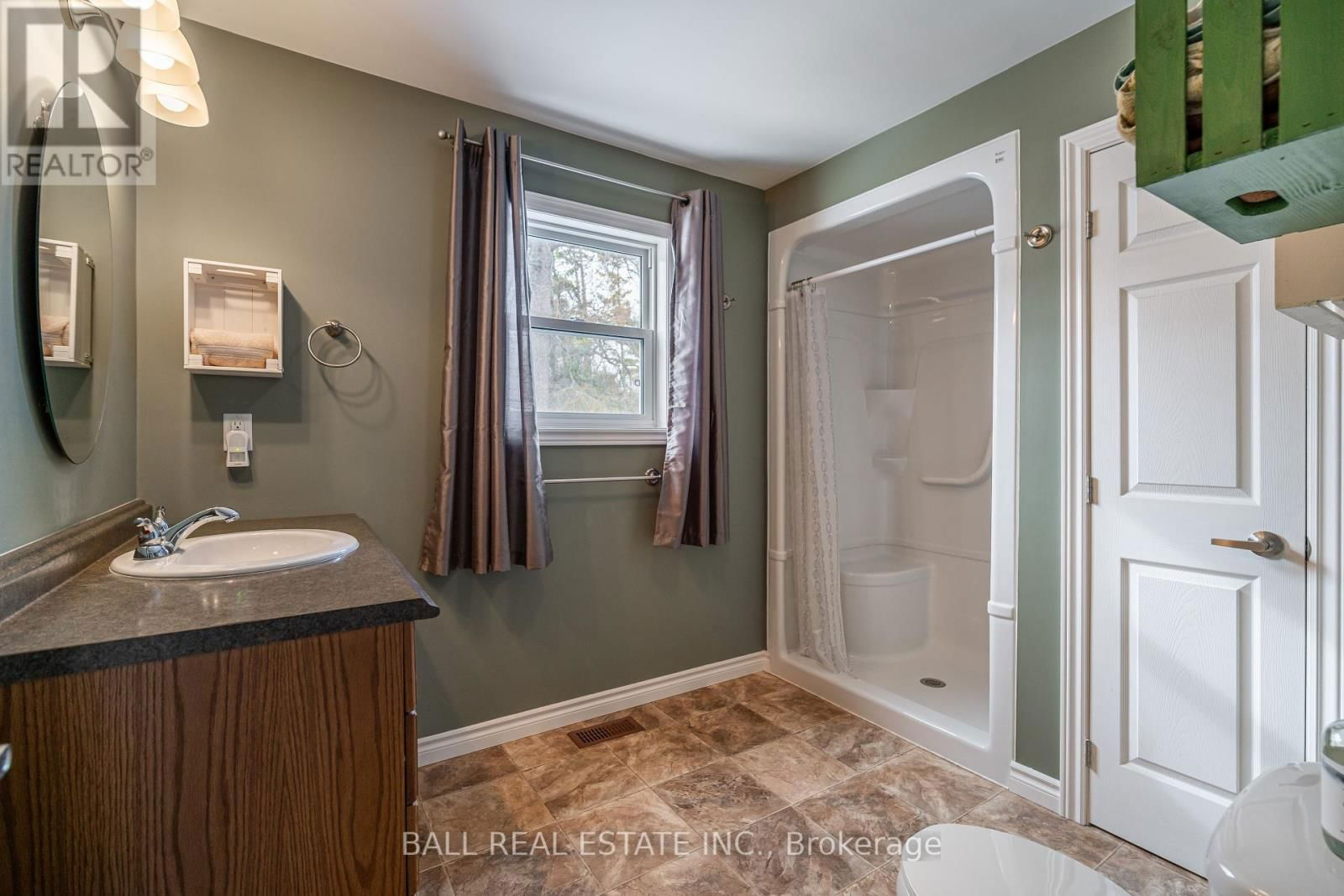 35 ELDER STREET Image 23