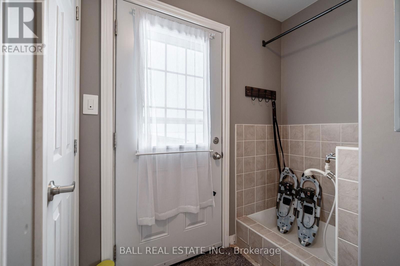 35 ELDER STREET Image 25