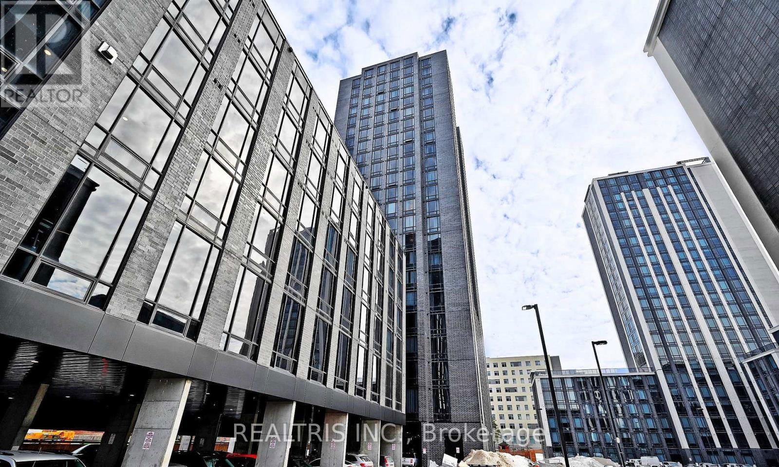 520 - 145 COLUMBIA STREET WEST Image 6