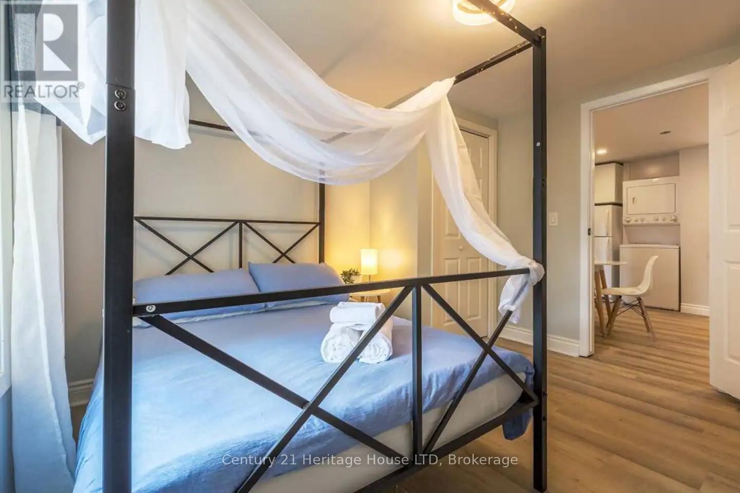 309 DOVERCOURT ROAD Image 10