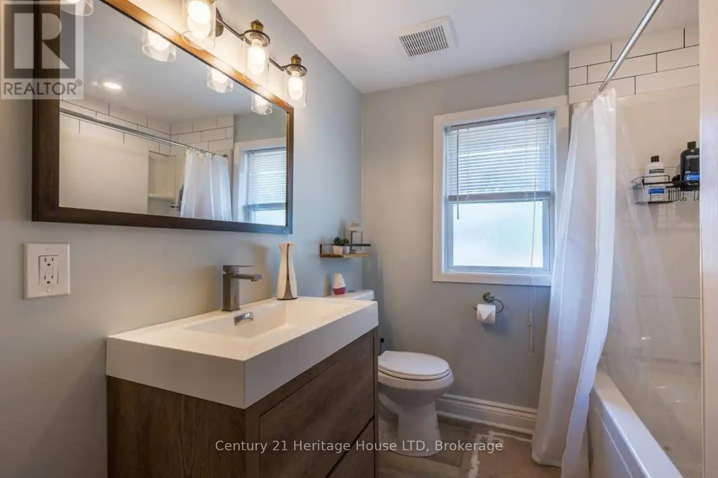 309 DOVERCOURT ROAD Image 13