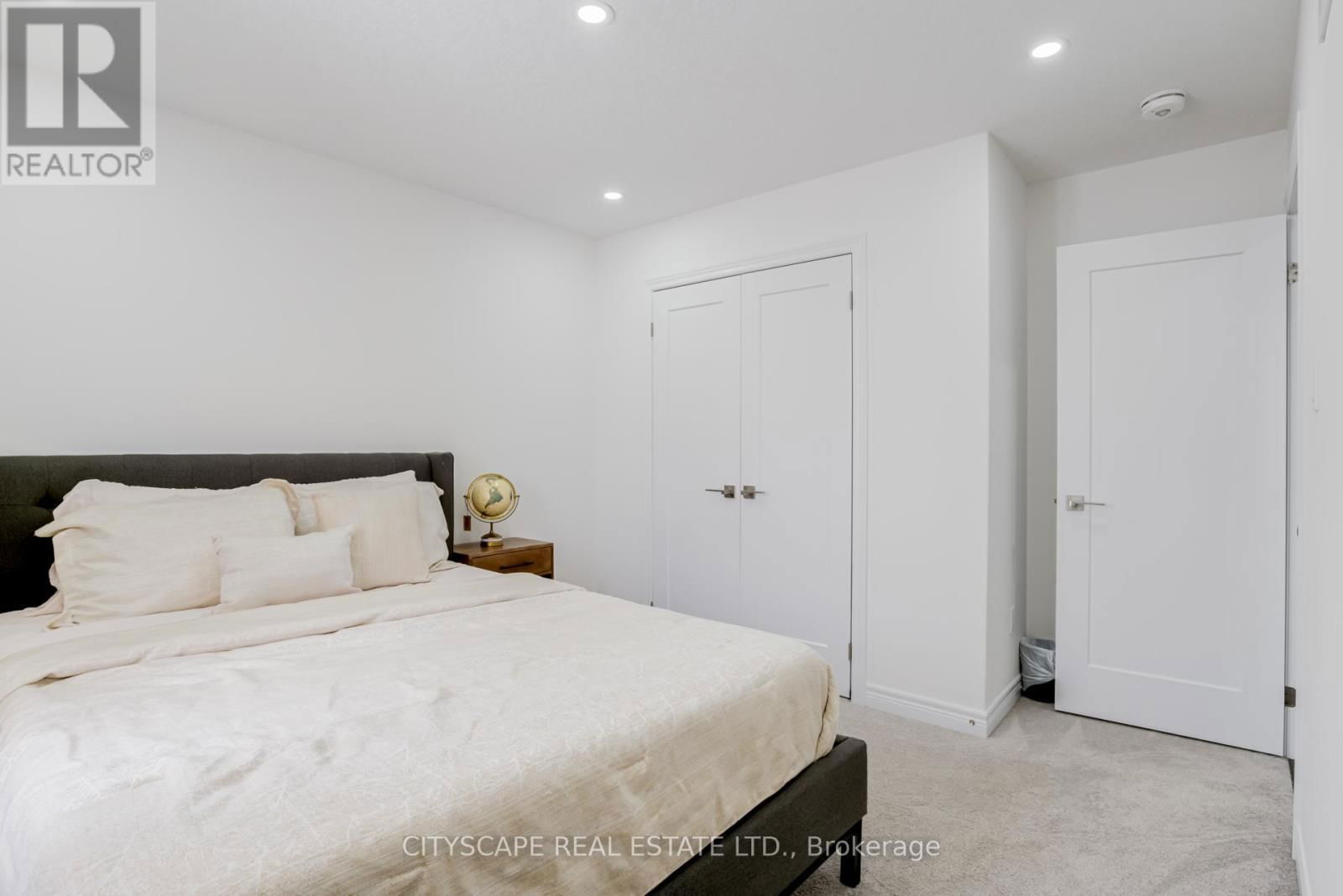 145 STONEBROOK WAY Image 32