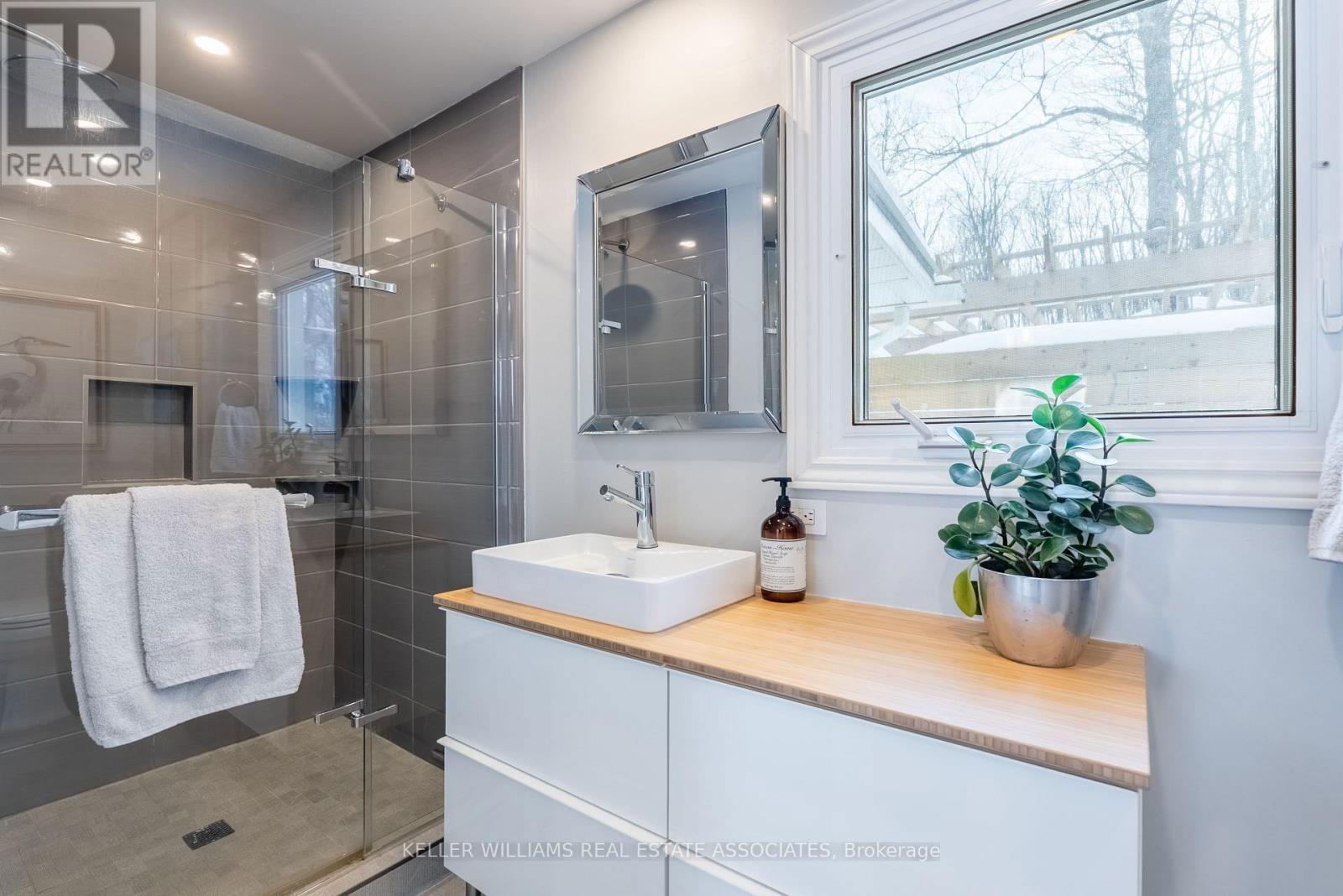 398 GILBERT BAY LANE Image 17