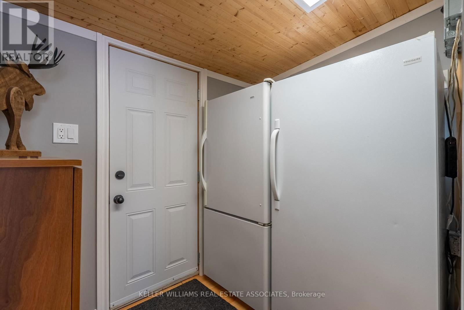 398 GILBERT BAY LANE Image 25