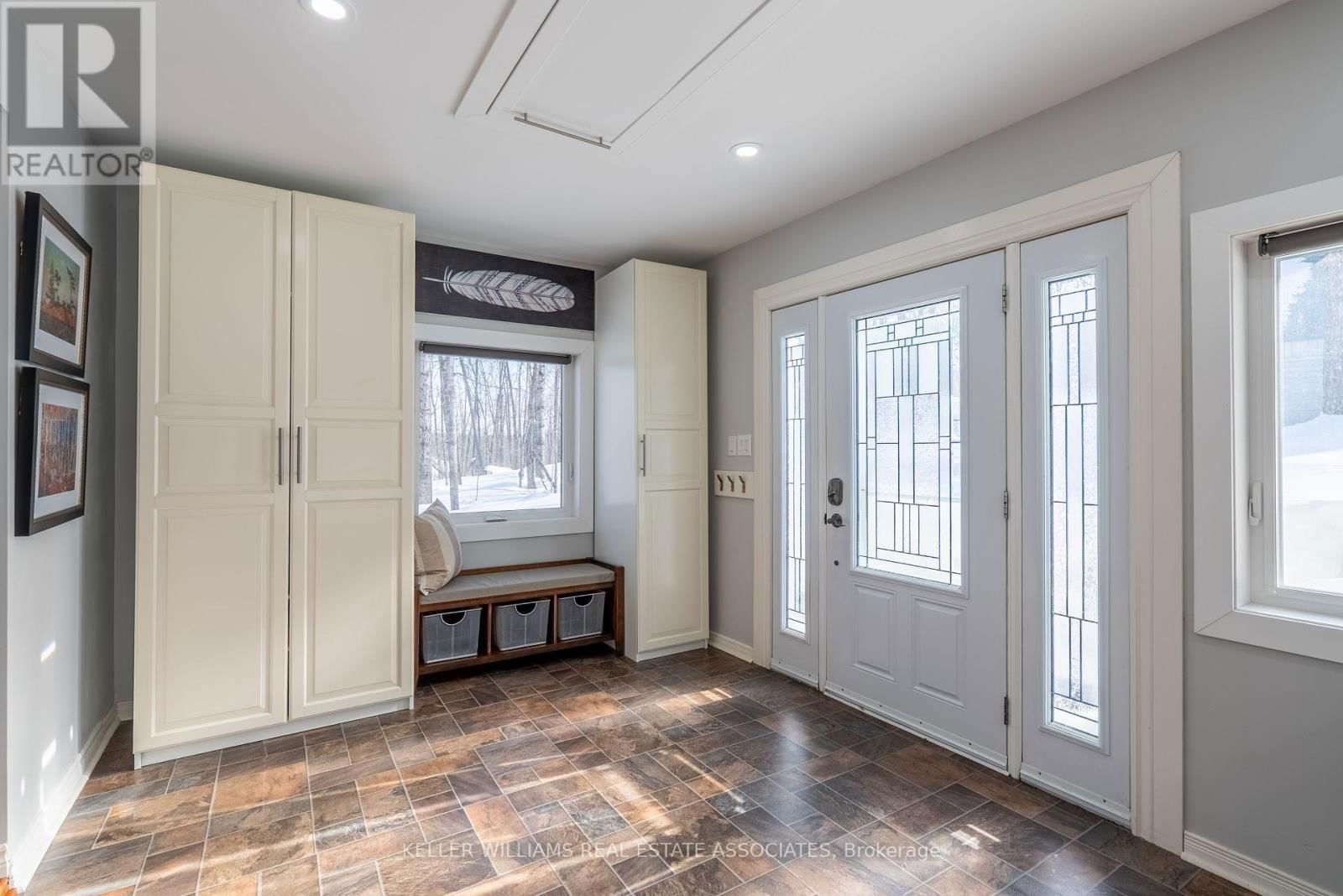 398 GILBERT BAY LANE Image 3