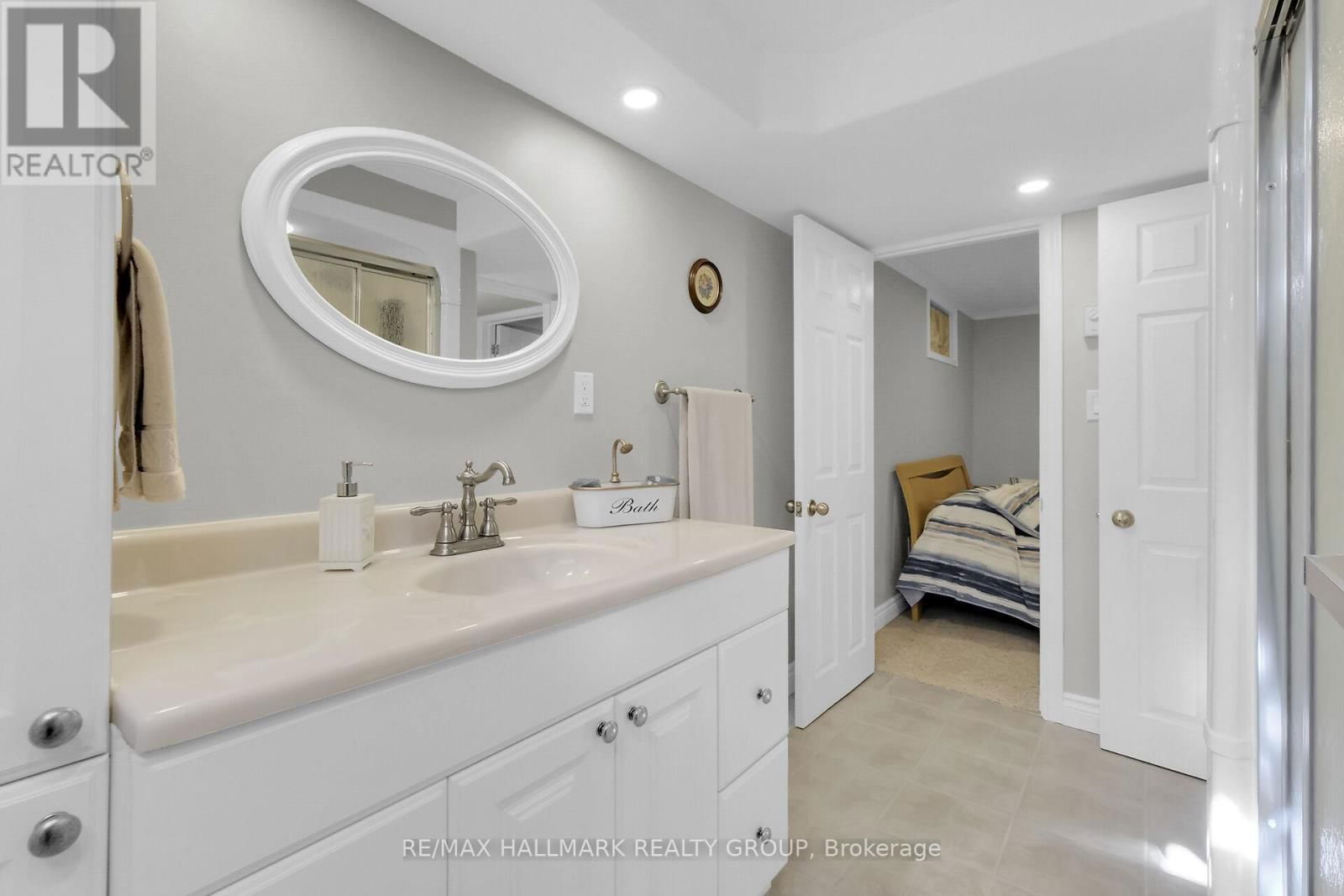380 AMIENS STREET Image 30