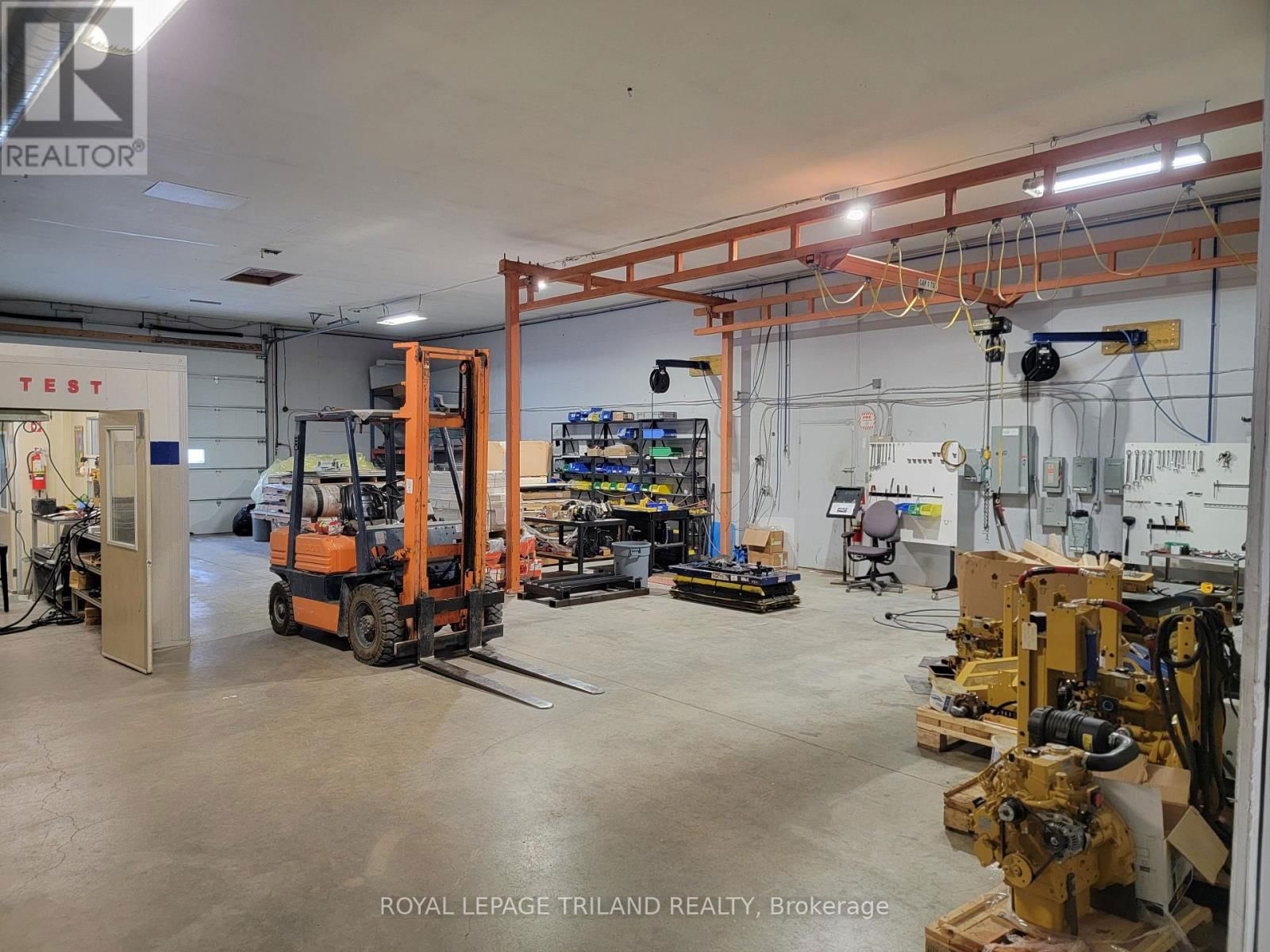 4268 DUNDAS STREET Image 4