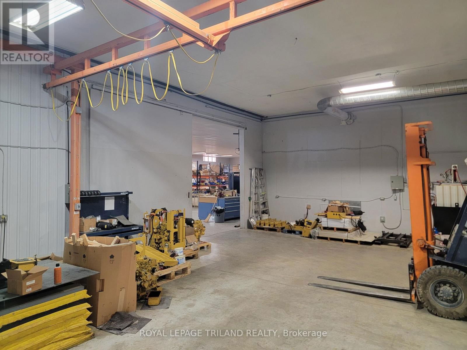 4268 DUNDAS STREET Image 7